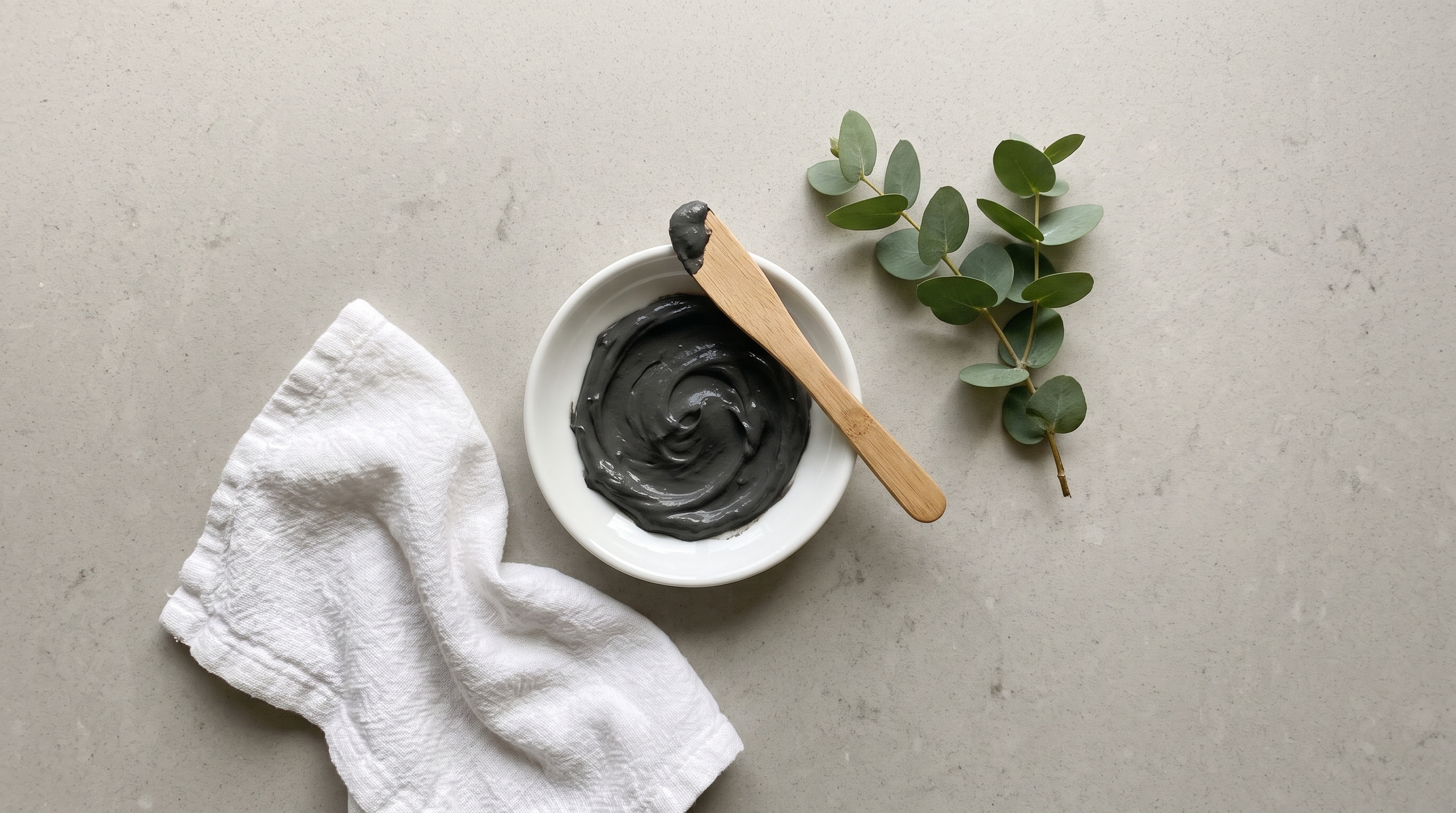 Mud Mask Guide: What Mud Does for Oily Skin, Pores and Aging Skin