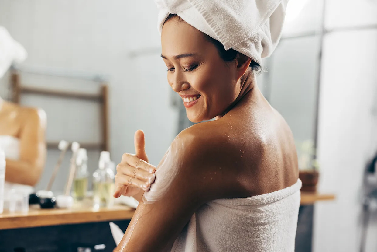 Retinol for Your Body: Extending Your Skincare Routine Below the Neck